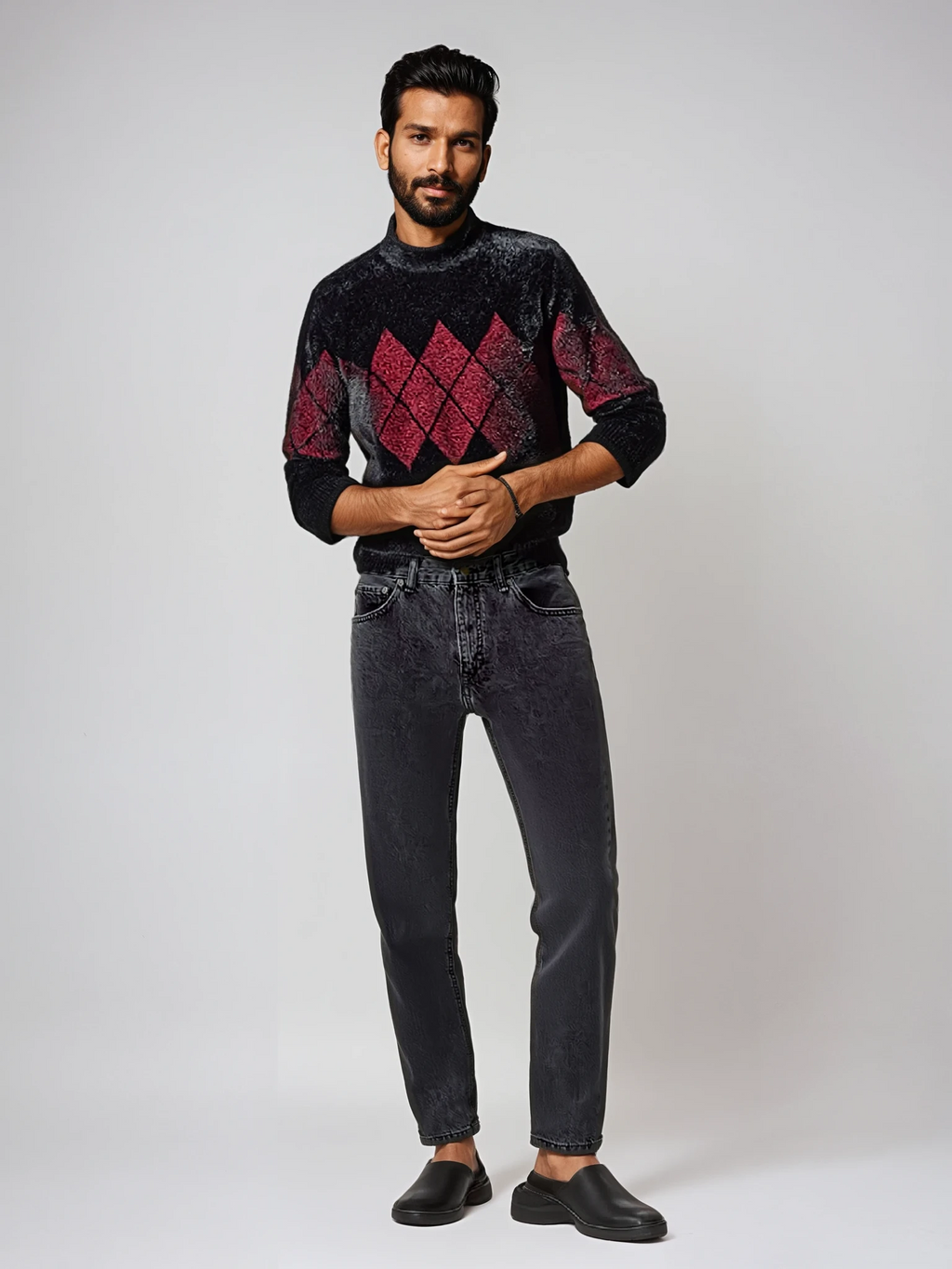 Luxe™ Men's Sweater with Diamond Pattern
