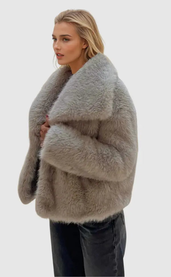 Luxury Women's Faux Fur Jacket | Warm and Elegant