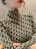 Capri | Trendy Turtleneck with Geometric Pattern
