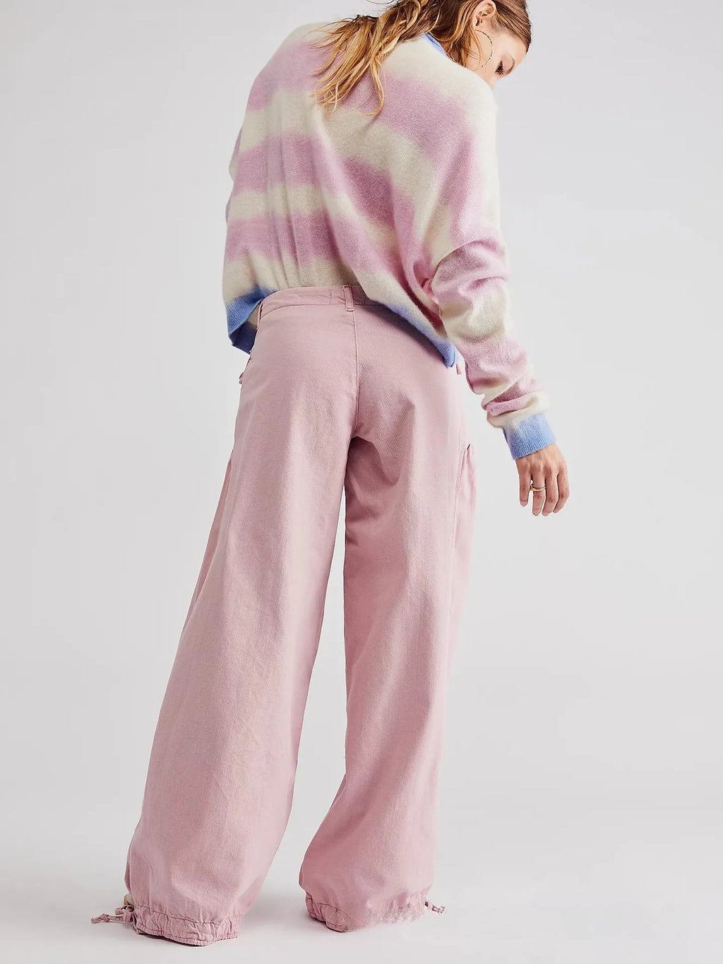 Lightweight Wide Leg Pleated Pants with Pockets and Loose Fit for Women